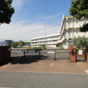 釜利谷小学校まで 徒歩2分(158m)