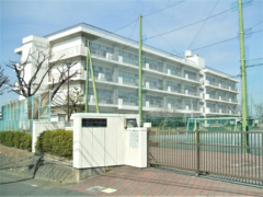 平戸台小学校（約330ｍ）徒歩5分