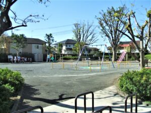 上飯田けやき公園　約183ｍ（徒歩3分）                                    